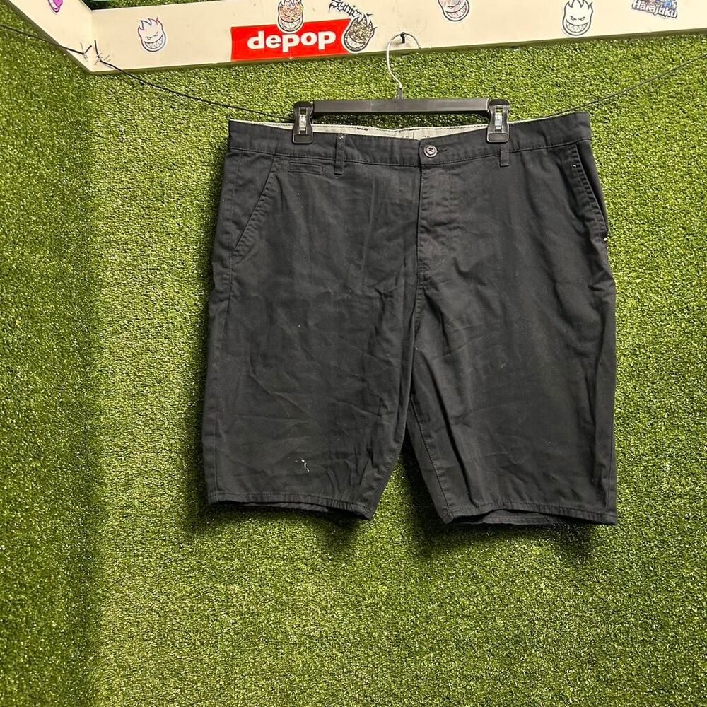 Quiksilver Men's Black and Navy Shorts